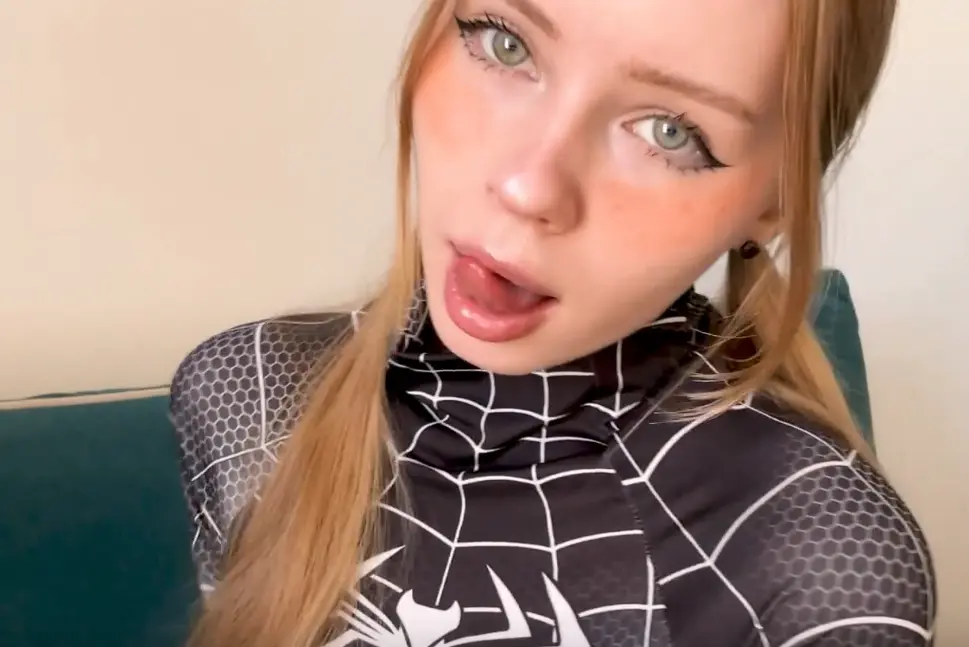 Venom Girl's Incredibly Teen Tight Pussy Gets Fucked by Big Cock and Filled with Сum